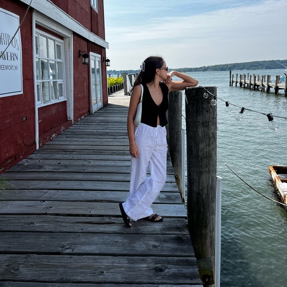 Meet your Posher, Taylor - Picture 3 of 5